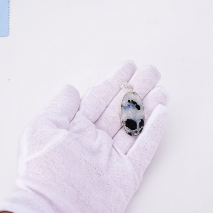 Pandantiv argint oval cu piatra lunii si incluziuni de biotit [2]