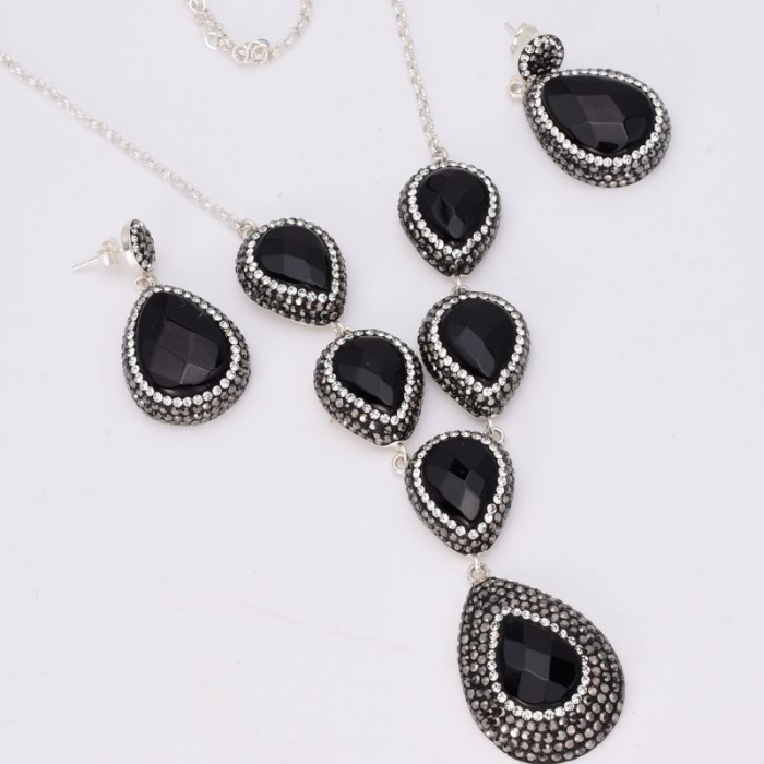 Set argint cu onix, hematit si CZ - cercei si colier [5]