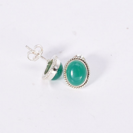 cercei-din-argint-cu-onix-verde-oval-pe-ureche [1]