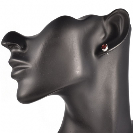 cercei-din-argint-cu-piatra-granat-cu-surub [2]