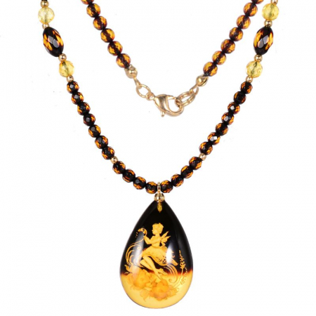 Colier cu chihlimbar cameo cu zâna [1]