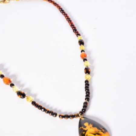 Colier cu chihlimbar cameo cu zâna [6]