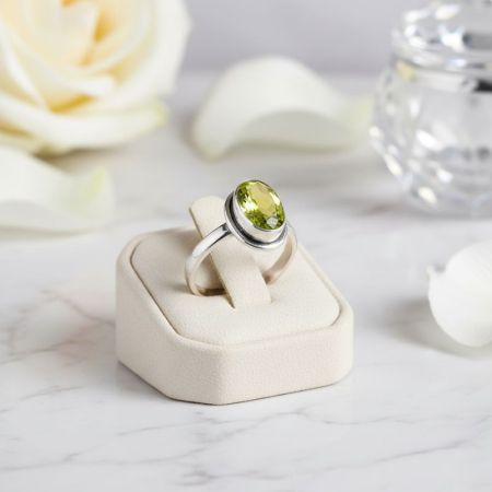 Inel de argint peridot natural fatetat oval [2]