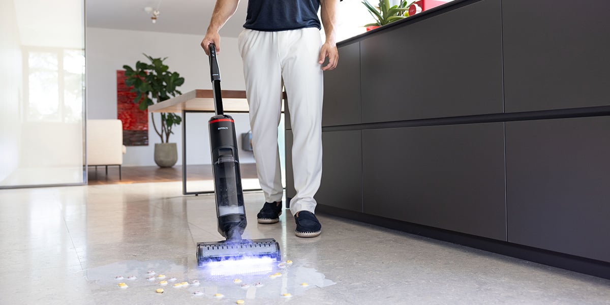 Cum speli podelele fără urme și dâre: cauze, greșeli și soluția cu abur (Polti RollySteam)