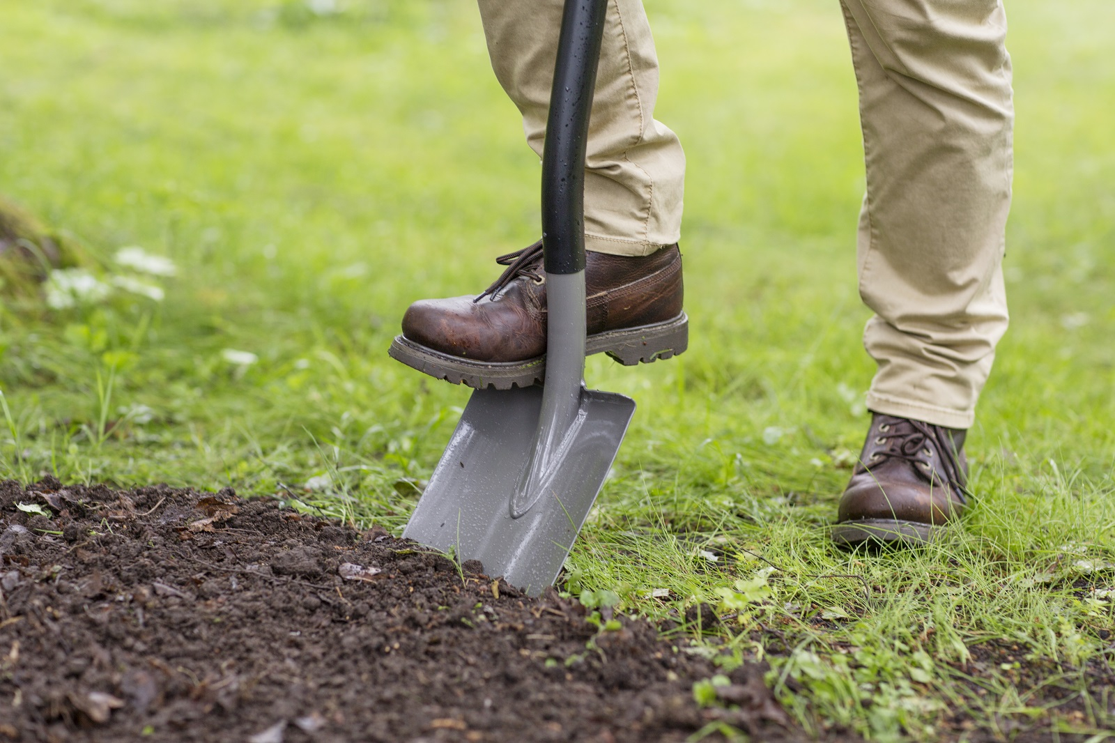 Digging these. Обработка огорода напалмом. Tilling. Till Garden.