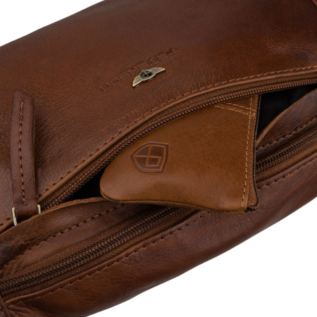 Geantă bărbătească tip borseta din piele maro cu curea reglabilă și husă pentru chei inclusă - Peterson [7]