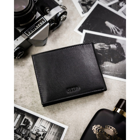 Set cadou: portofel bărbătesc din piele neagră și curea din piele naturală - Peterson [3]