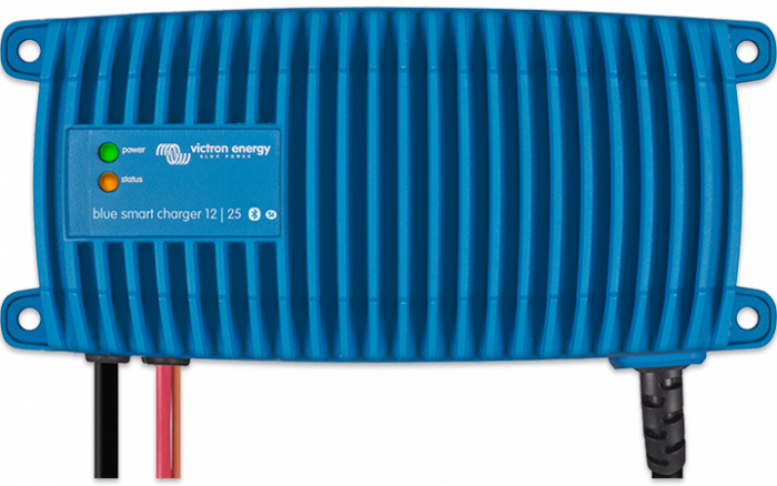 Blue Smart IP67 Charger 12/25(1) 230V CEE 7/7-big