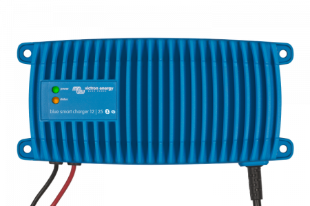 Blue Smart IP67 Charger 24/8(1) 230V CEE 7/71