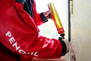 Spumă poliuretanică de iarnă GoldGun 65 Winter, 900ml [1]