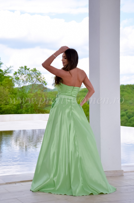 Rochie verde fistic din tafta cu pene [2]