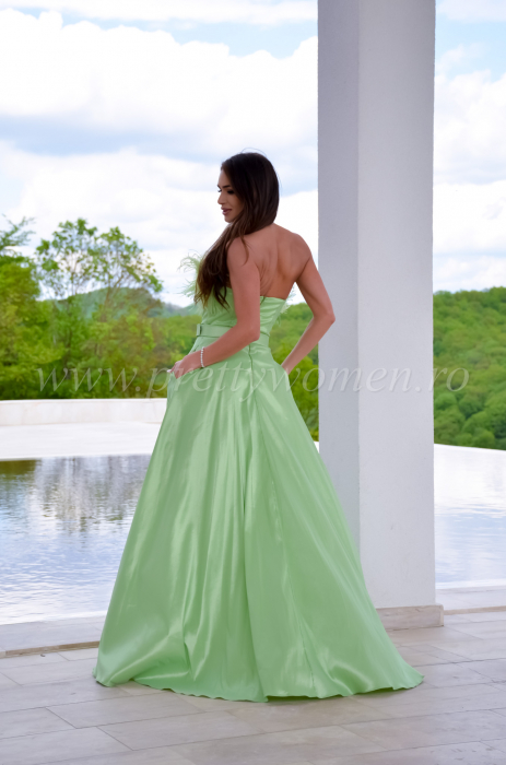 Rochie verde fistic din tafta cu pene [5]