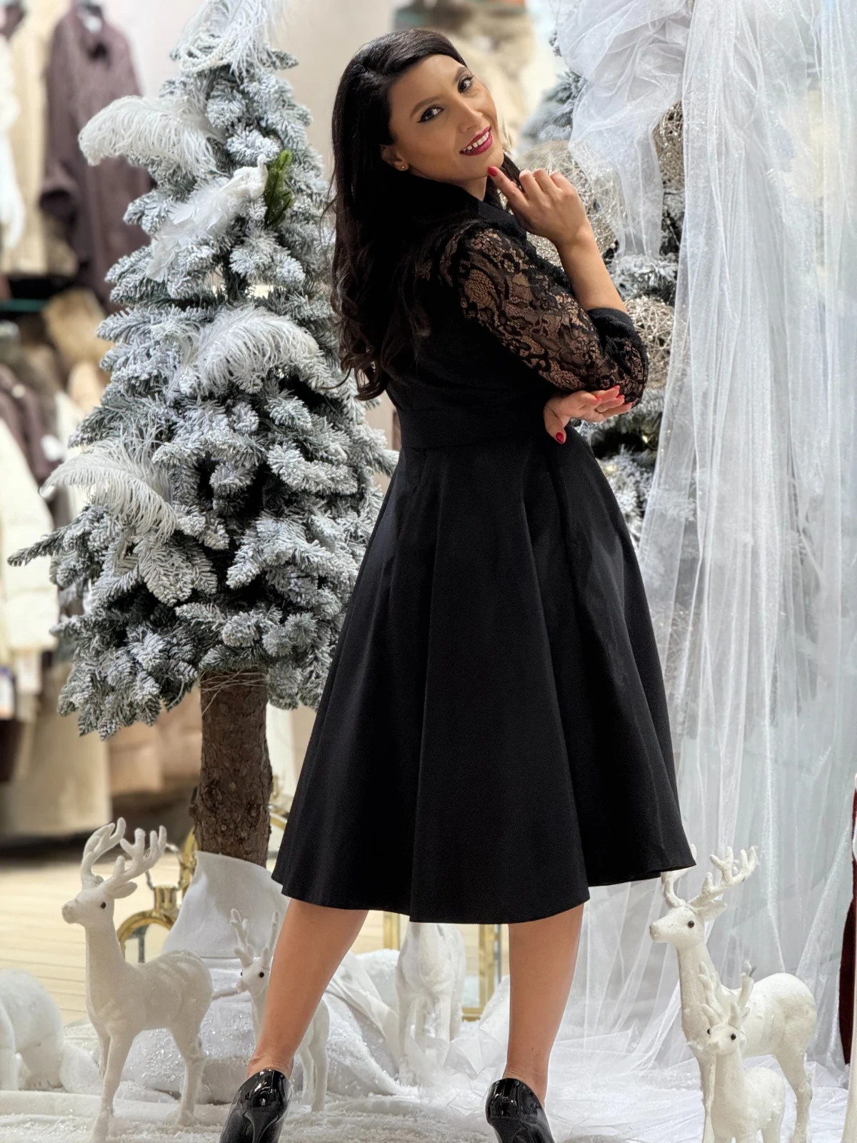Rochie dama neagra din tafta cu maneci din dantela [6]