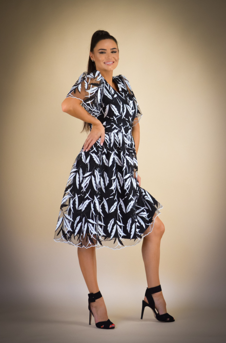 Rochie scurta din tulle cu frunze brodate [4]