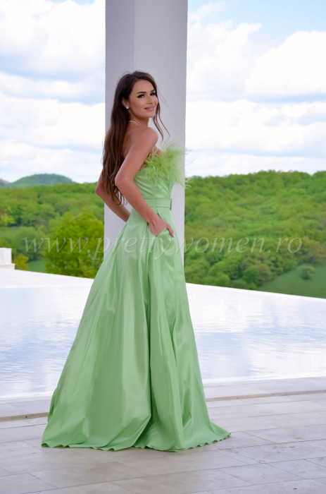 Rochie verde fistic din tafta cu pene [7]