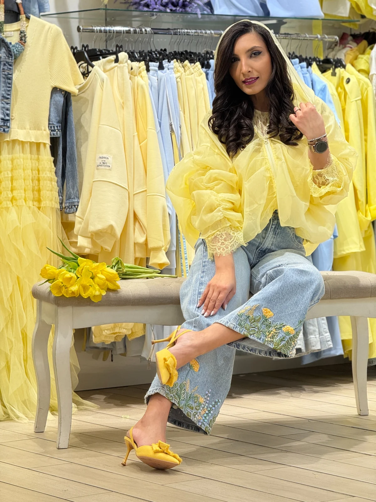 Blugi dama albastri cu flori si pietricele [5]