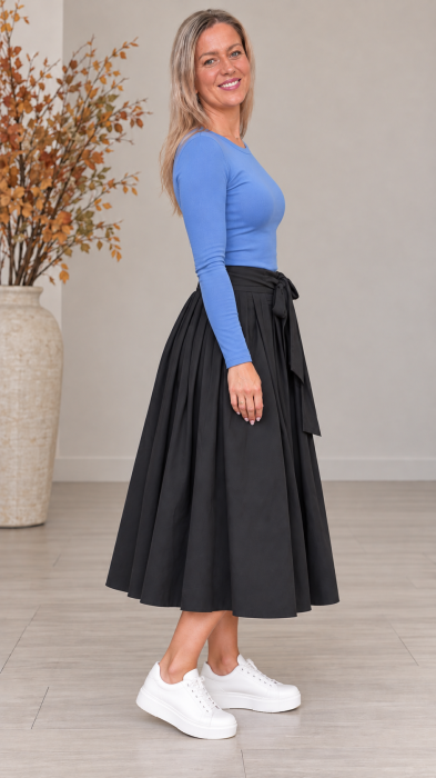 Bluza dama albastra simpla cu gat rotund [3]
