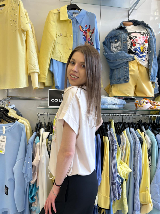 Bluza dama bej cu broderie flori multicolore si snur [2]