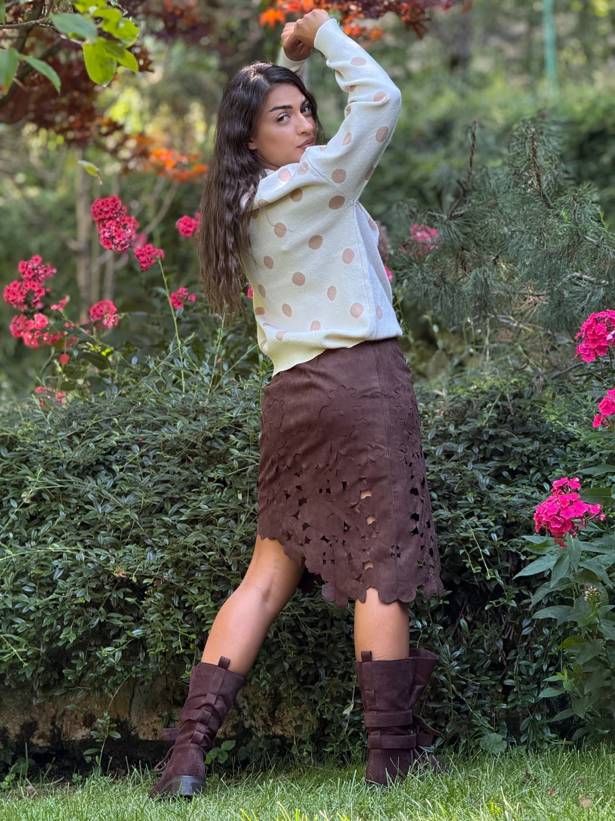 Bluza dama bej cu buline maro si catelus [3]