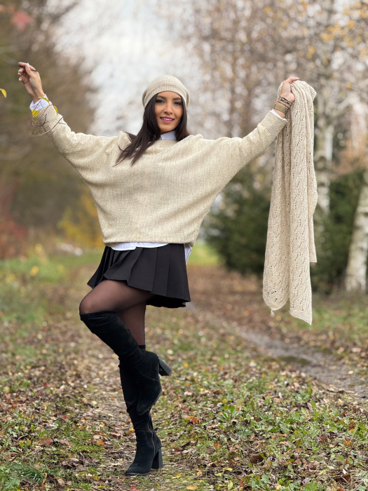 Bluza dama bej cu funda la spate [2]