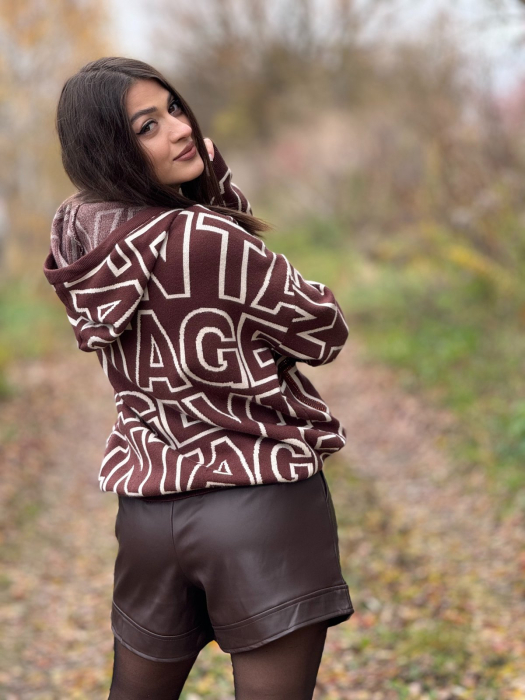 Bluza dama bej cu gluga si imprimeu vintage [4]