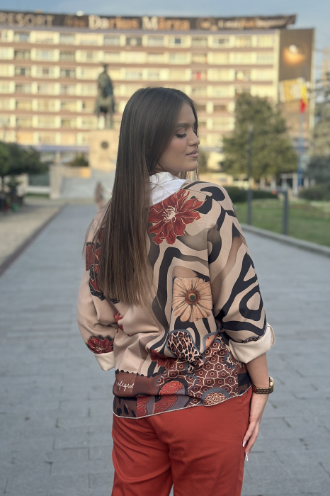 Bluza dama bej cu imprimeu Frida Kahlo [4]