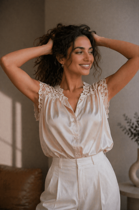 Bluza dama bej din satin cu broderie florala [2]