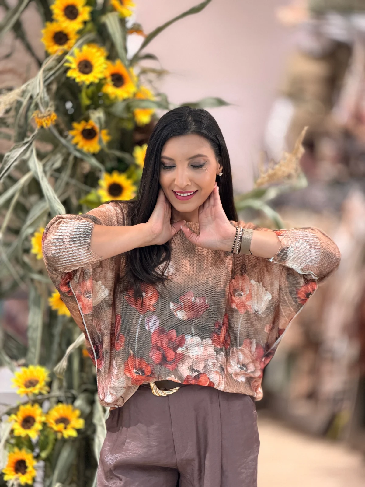 Bluza dama bej tip fluture cu imprimeu flori [5]