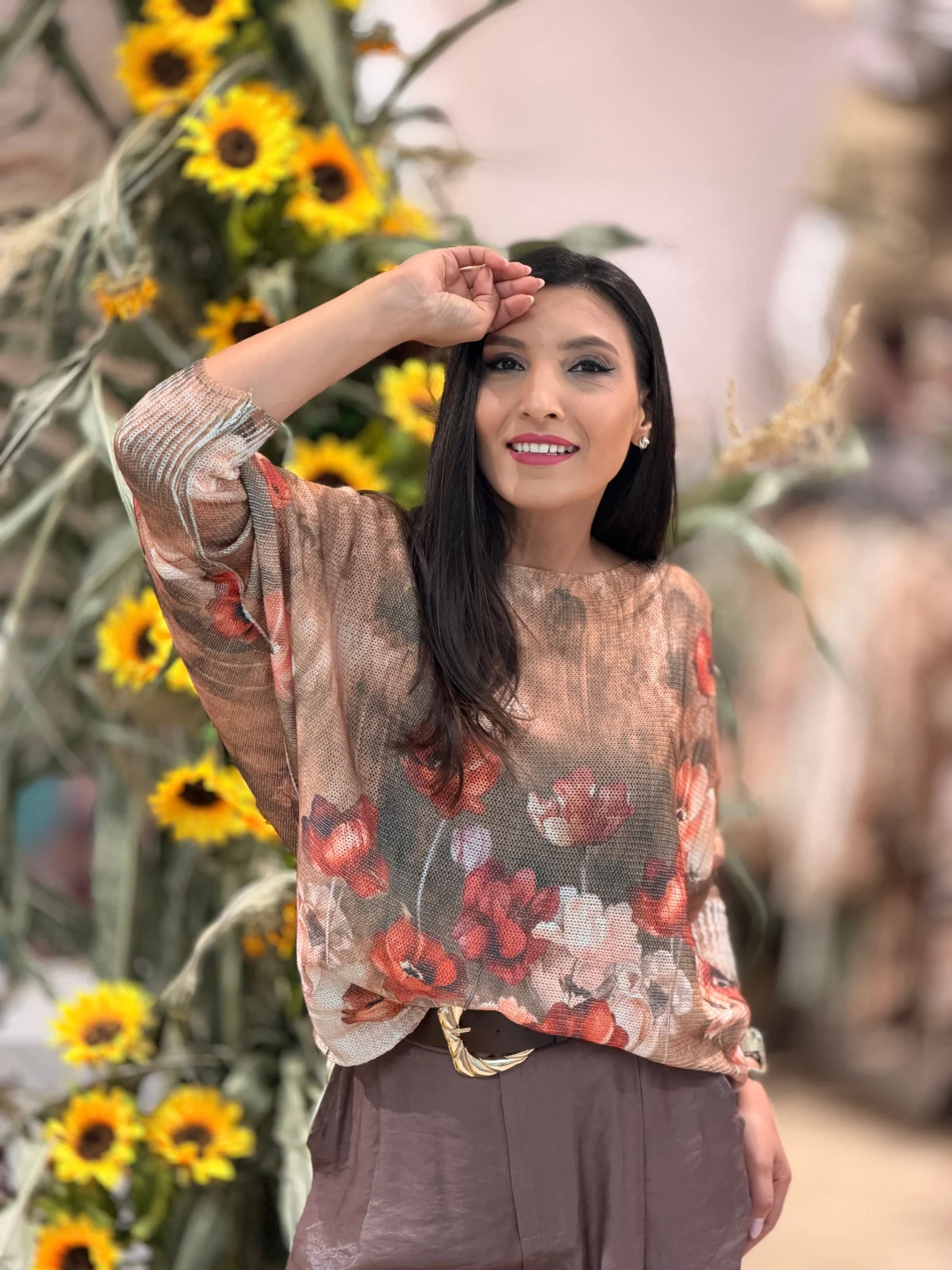 Bluza dama bej tip fluture cu imprimeu flori [4]