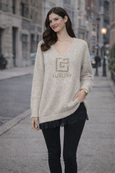 Bluza dama bej tricotat cu anchior si pietricele aplicate