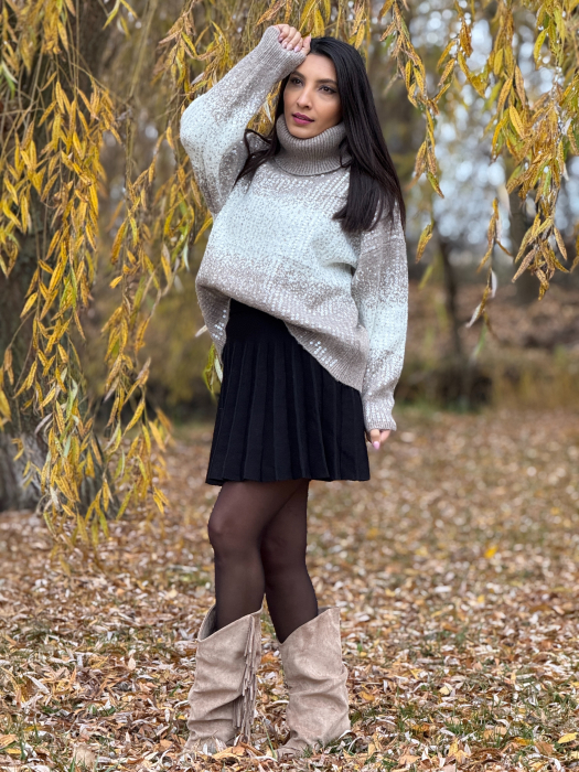 Bluza dama bej tricotata cu gat inalt si paiete [4]