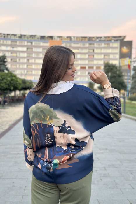 Bluza dama bleumarin cu imprimeu artistic si accente aurii [4]