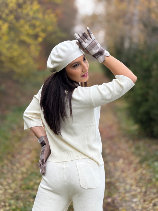 Bluza dama crem cu ursulet cu fular si caciula [6]