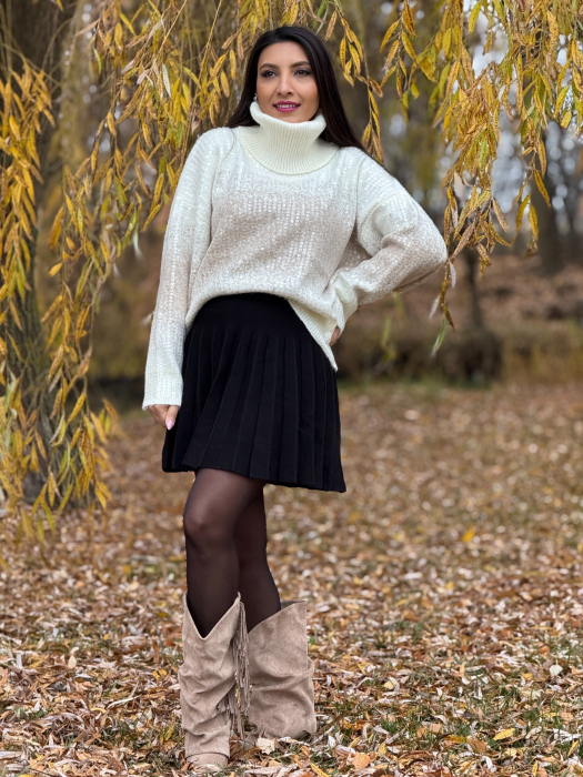 Bluza dama crem tricotata cu gat inalt si paiete [5]