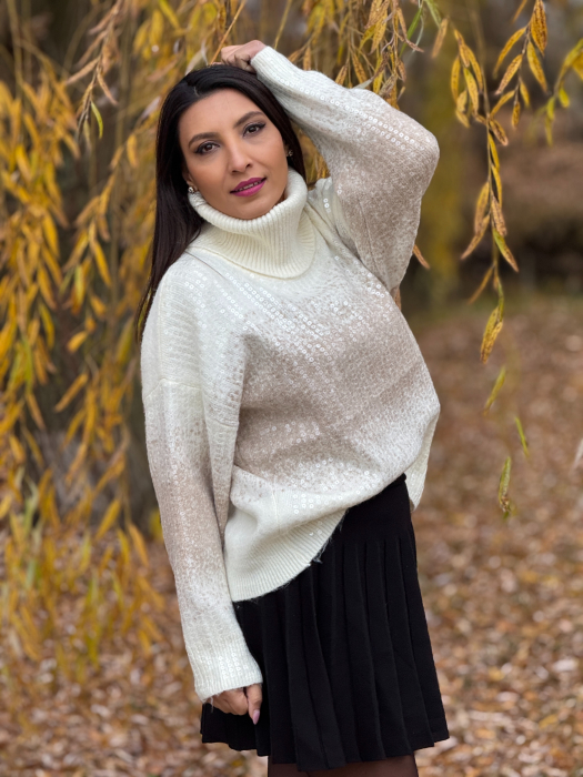 Bluza dama crem tricotata cu gat inalt si paiete [2]