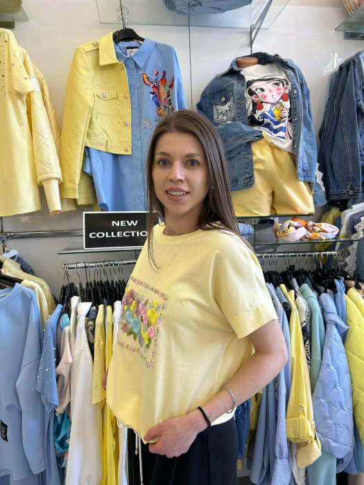 Bluza dama galbena cu snur si broderie flori multicolore [2]