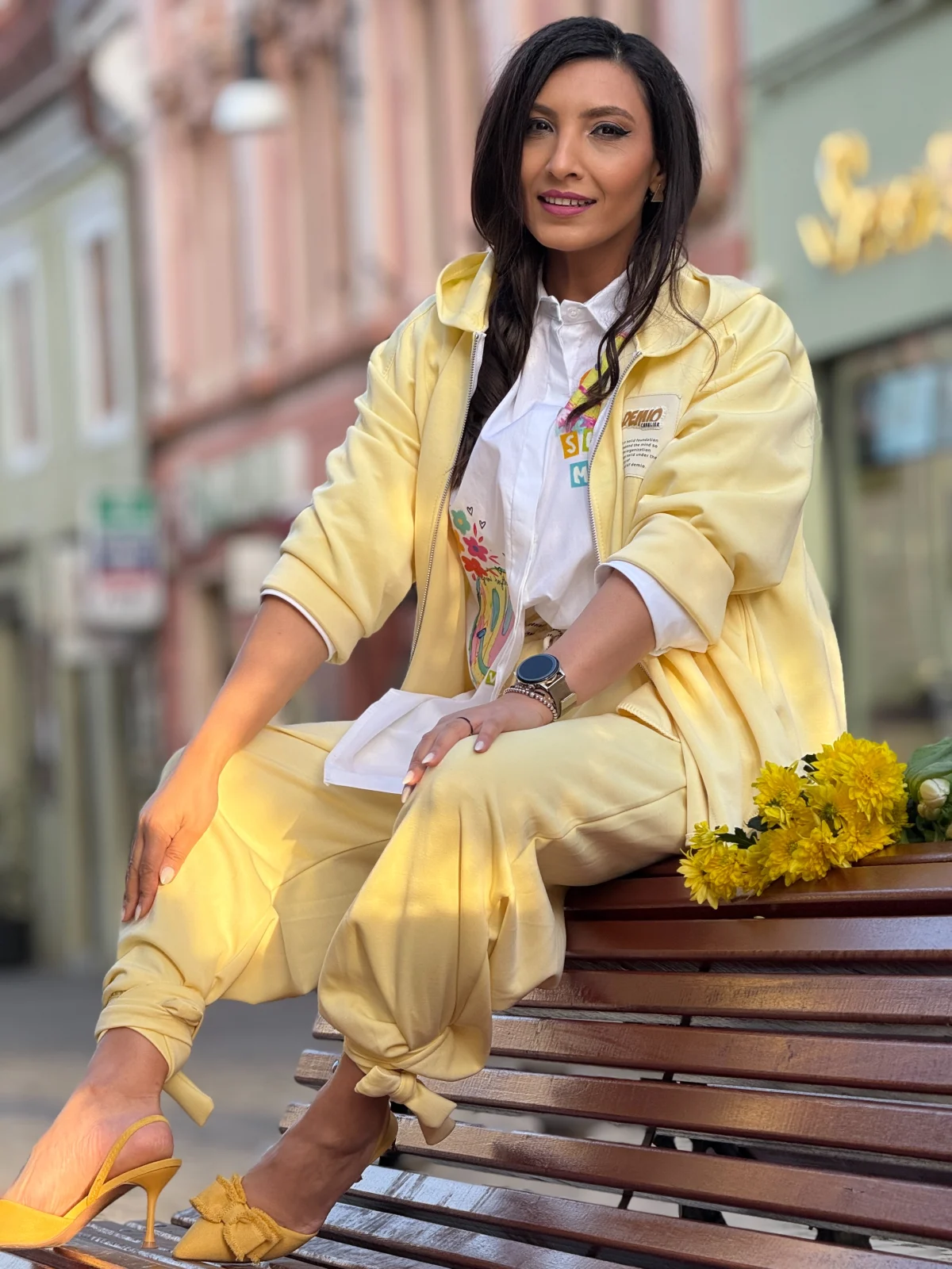 Bluza dama galbena tip hanorac [2]