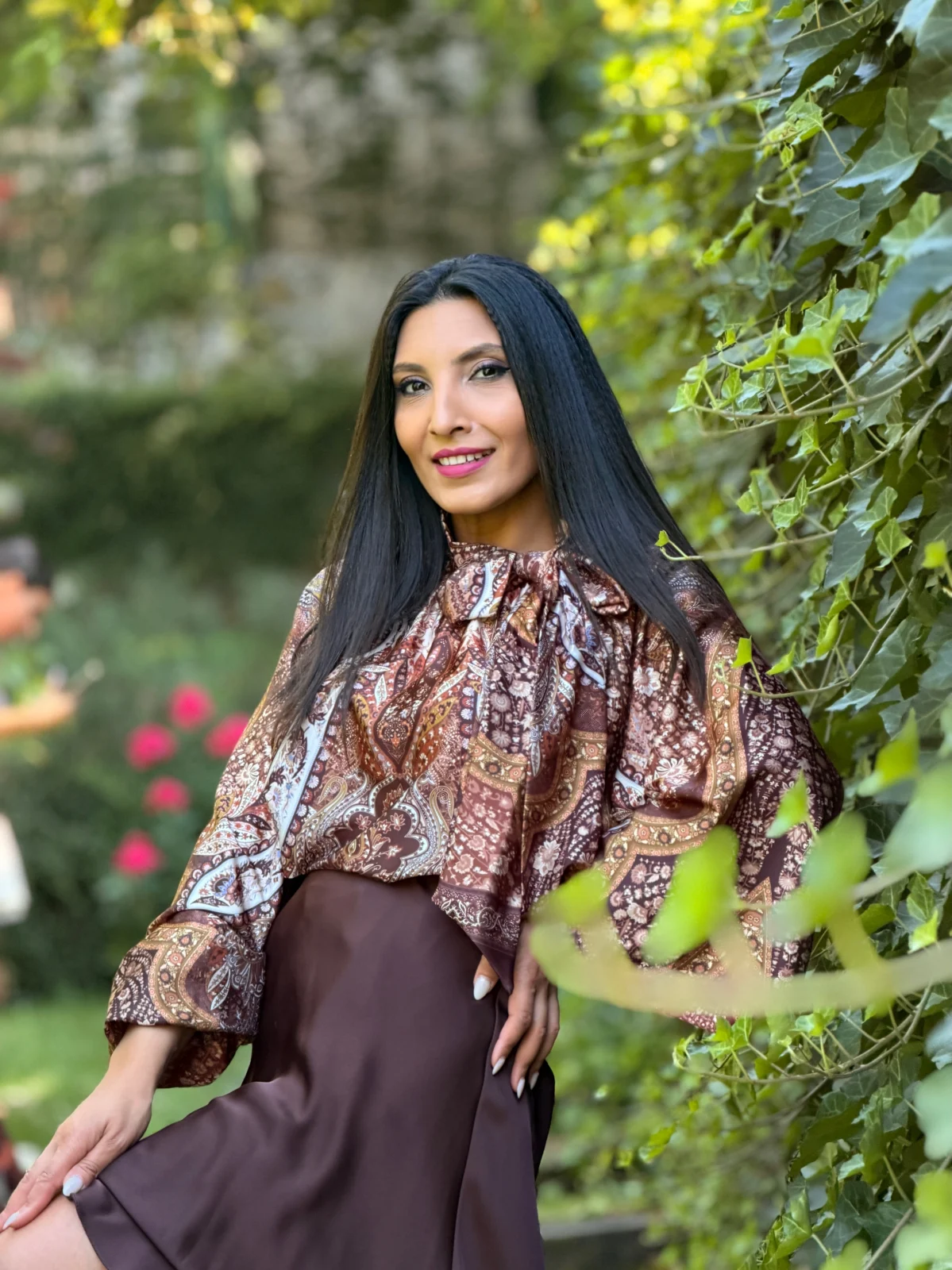 Bluza dama maro cu funda la gat imprimeu baroc [3]