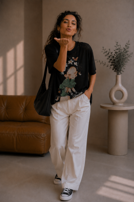 Bluza dama neagra cu fetita si detalii cu strasuri [4]