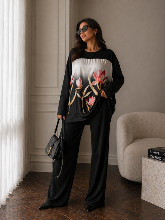 Bluza dama neagra cu imprimeu floral in nuante reci [3]