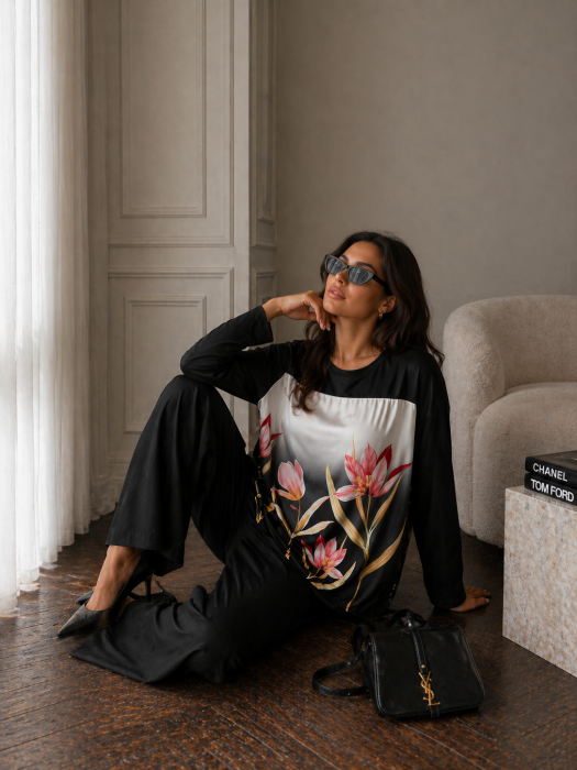 Bluza dama neagra cu imprimeu floral in nuante reci [2]