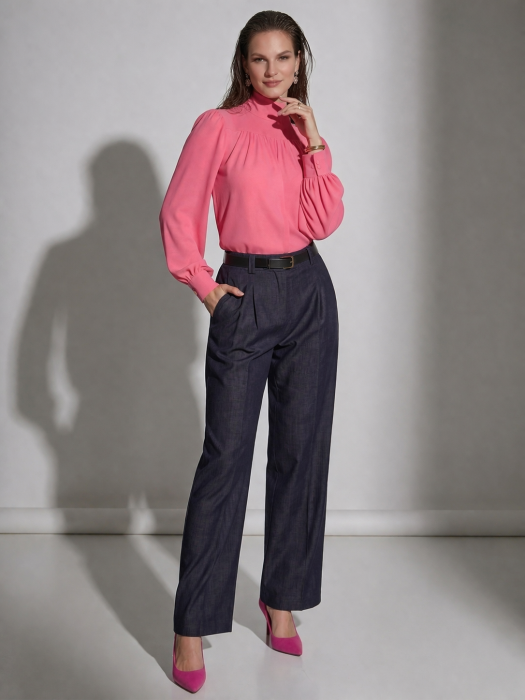 Bluza dama roz cu gat inalt si mansete [2]