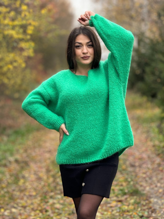 Bluza dama verde din mohair cu guler barcuta