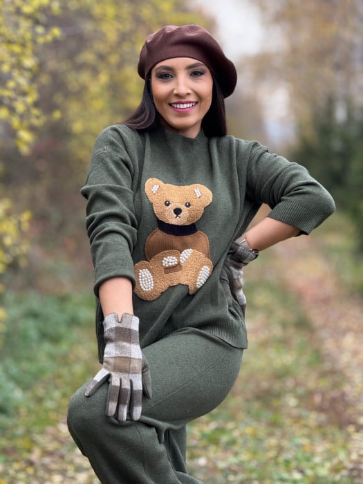 Bluza dama verde kaki cu ursulet si perlute