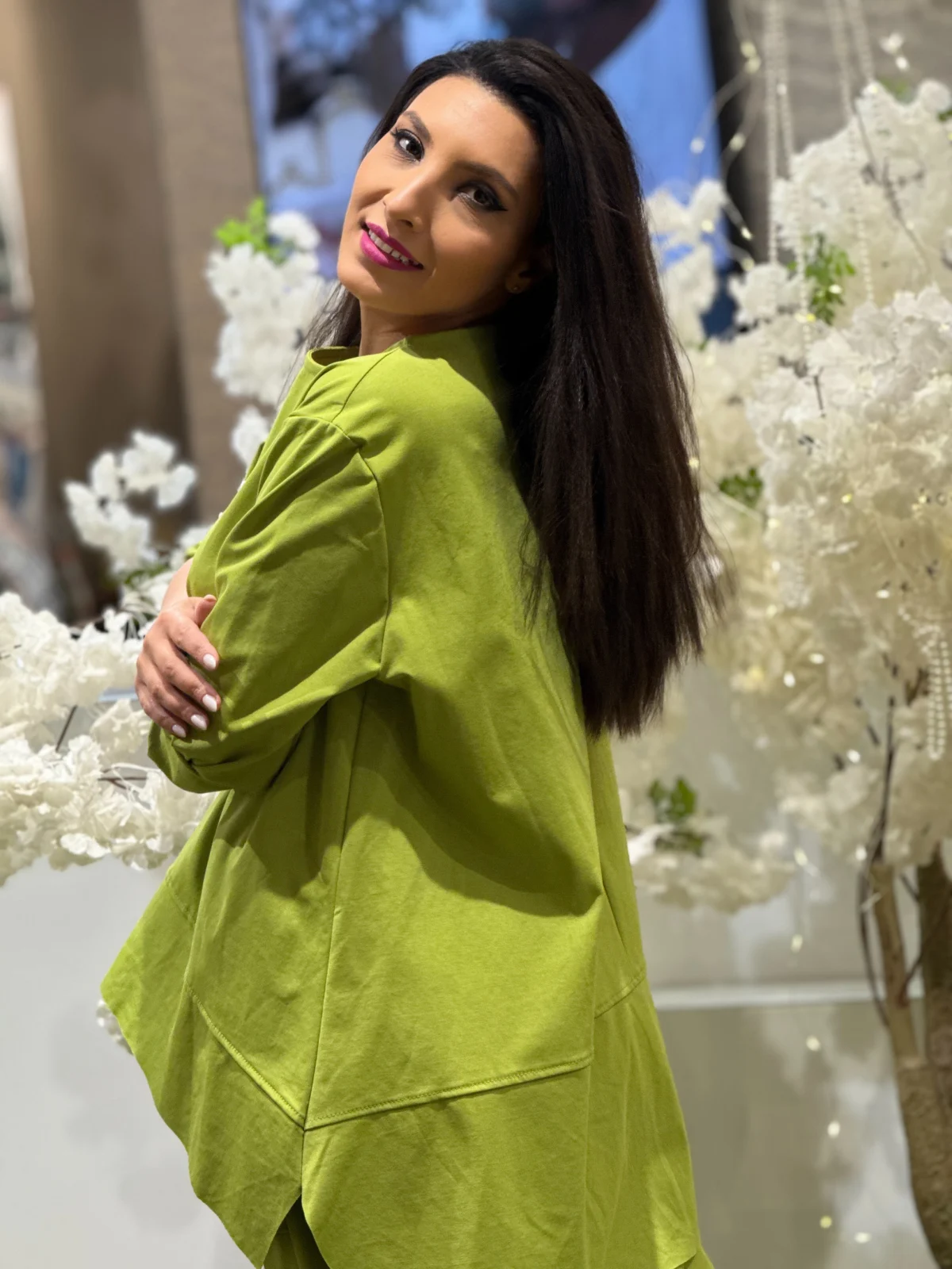 Bluza dama verde lejera cu tiv asimetric [4]