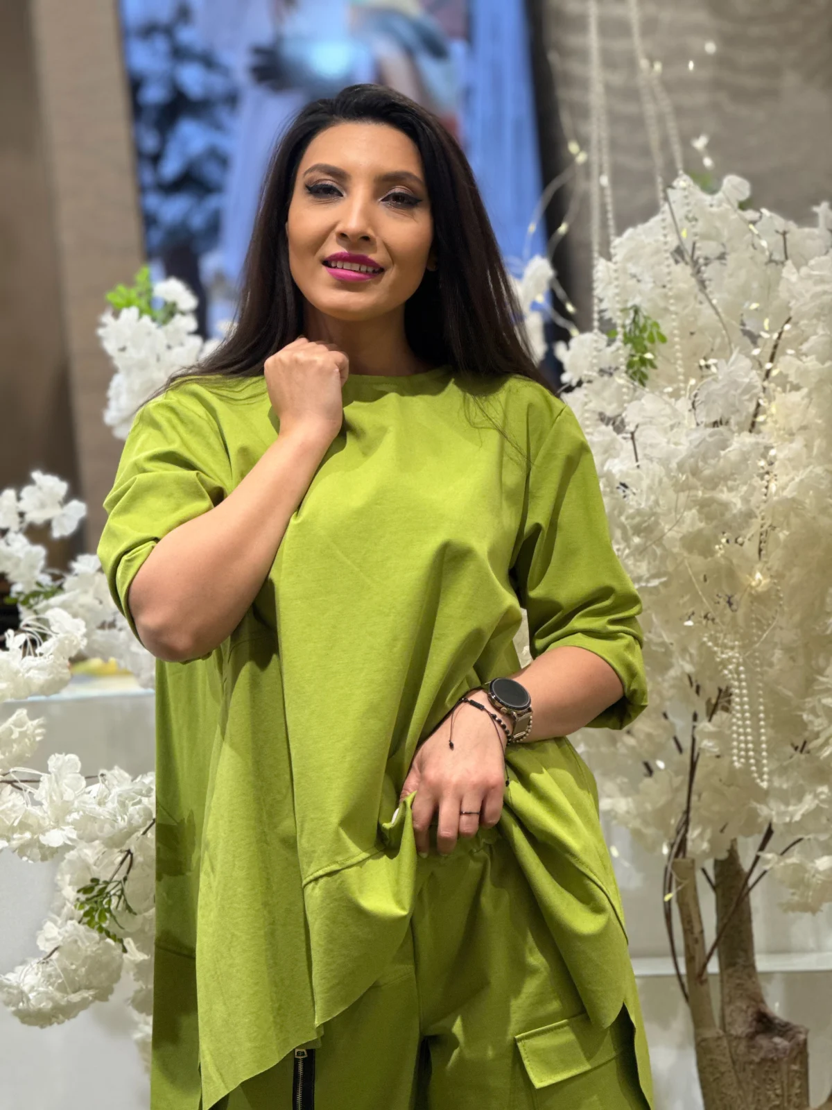 Bluza dama verde lejera cu tiv asimetric [2]