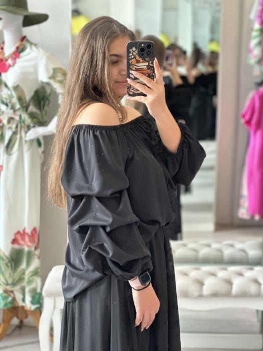 Bluza neagra cu maneca bufanta [3]
