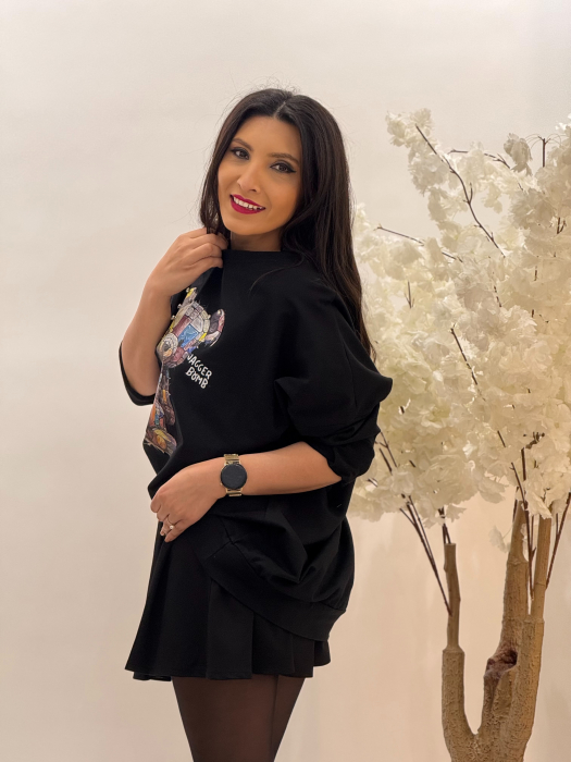 Bluza neagra din bumbac asimetrica cu impimeu ursulet [4]