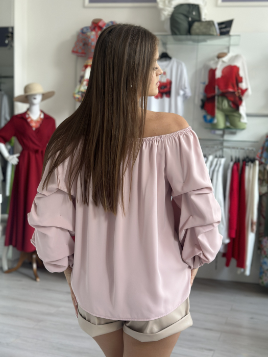 Bluza roz cu maneca bufanta si funda la spate [4]