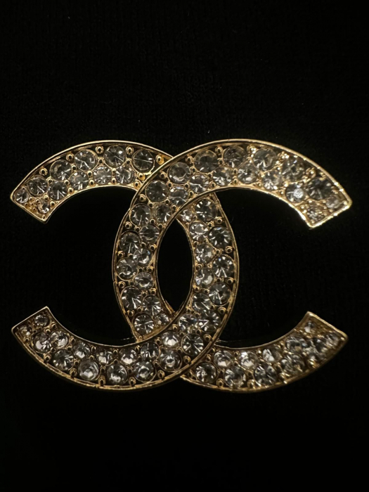 Brosa aurie in forma de litere cu pietricele 2 [1]